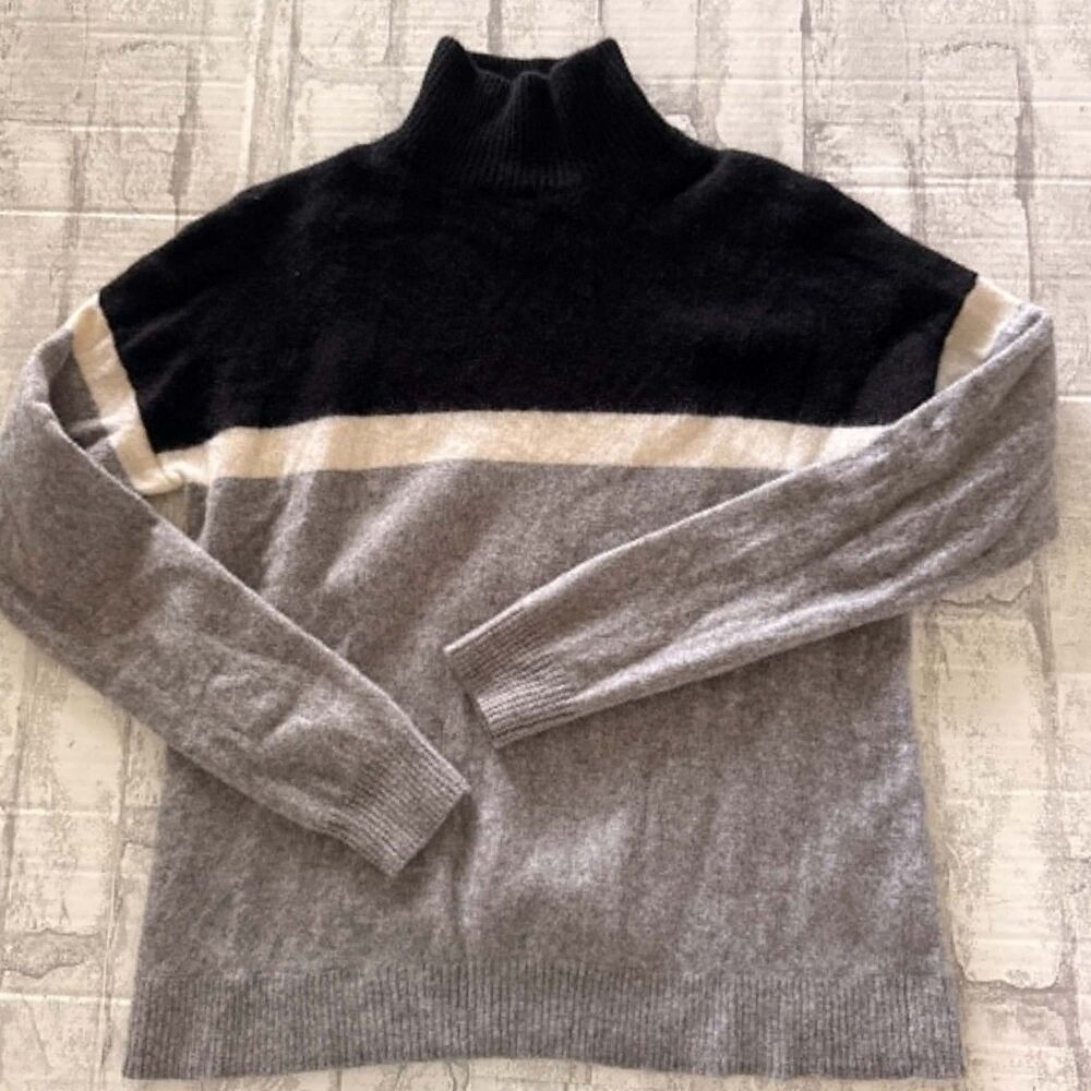 C by Bloomingdale's Cashmere Colorblock Turtleneck Knit Sweater Sz XS - Flaws